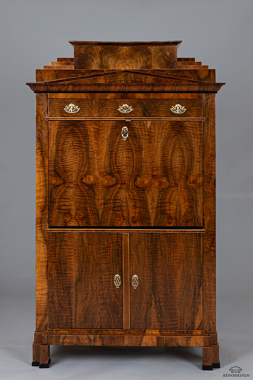 Klapsekretář biedermeier RENODESIGN foto: Adéla Solárová