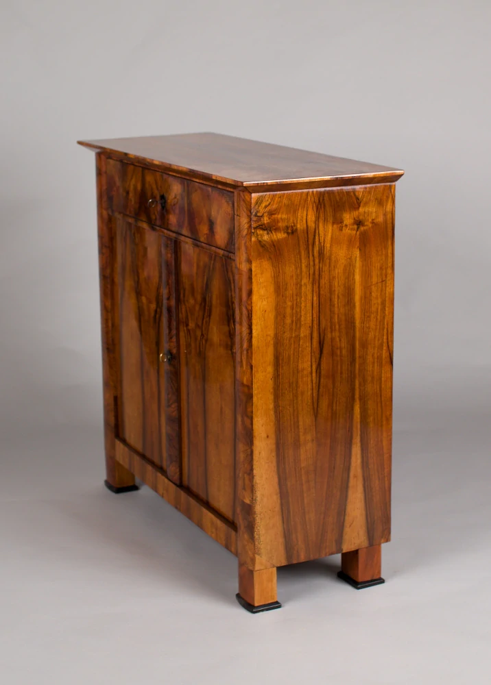 Skříňka biedermeier