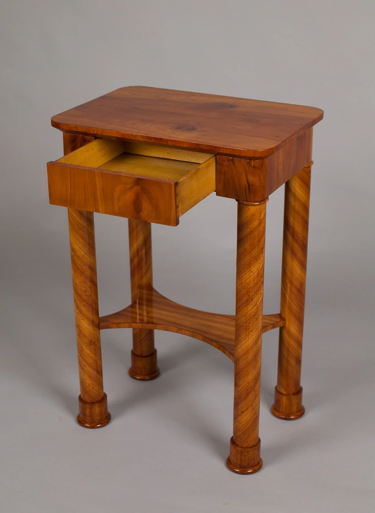 Stolek Biedermeier