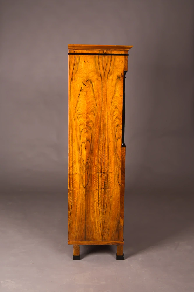 Biedermeier knihovna 