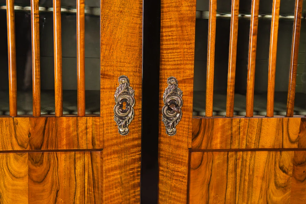 Biedermeier knihovna 