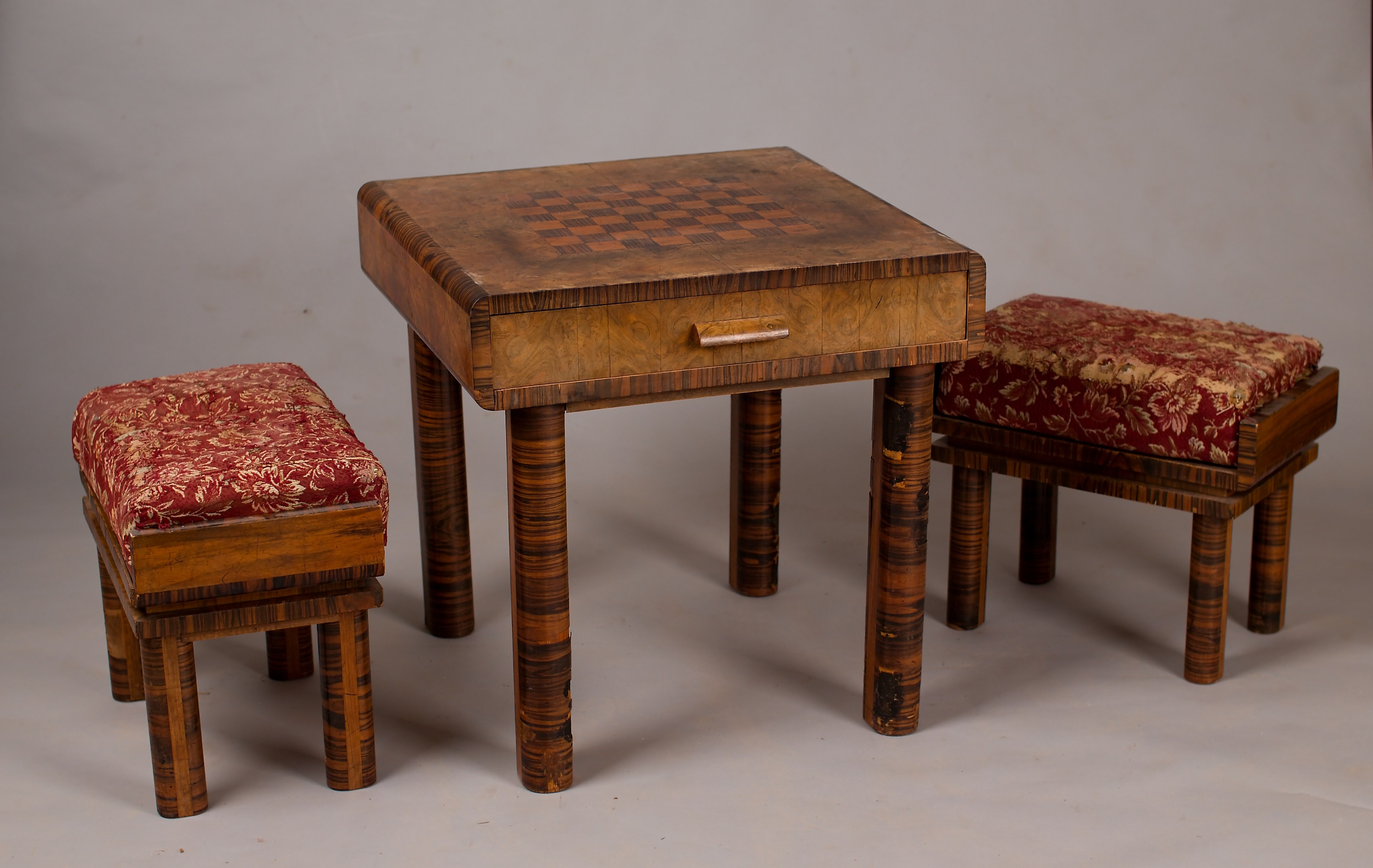 Stolek art deco