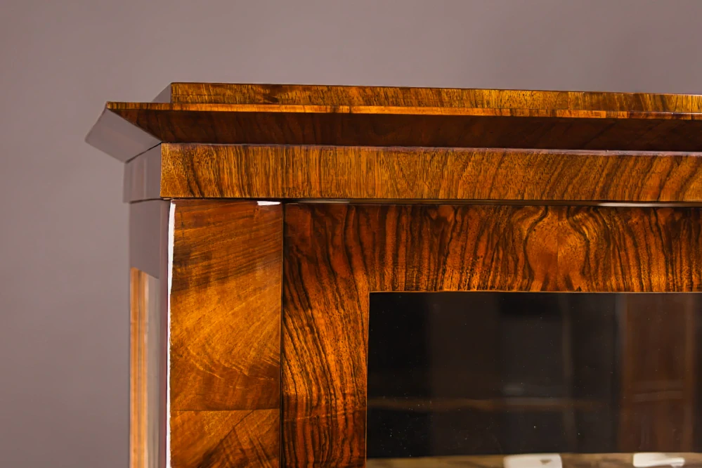 Biedermeier vitrína 1830