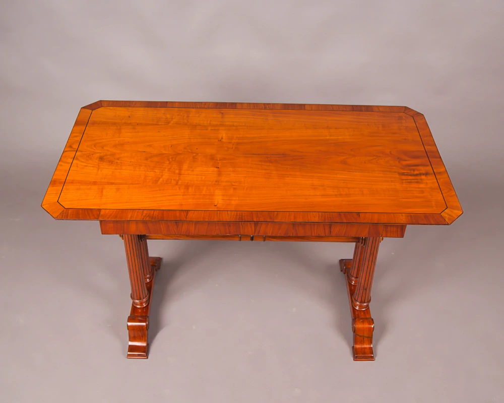 Elegantní biedermeierový psací stůl