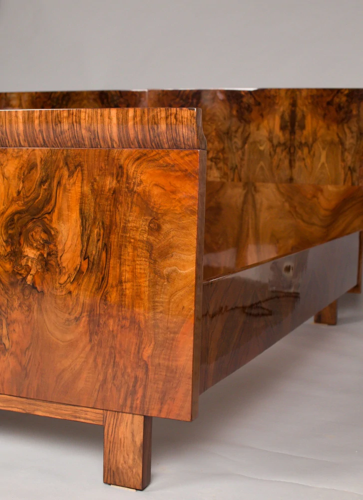Postel Art Deco
