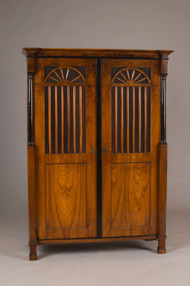 Biedermeier knihovna 