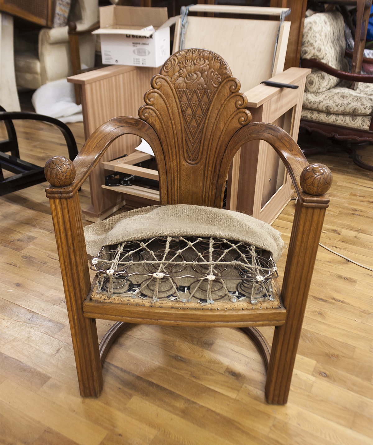 Restaurování a čalounění původní technilogií křesla Prutscher RENODESIGN